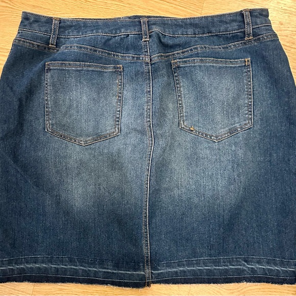 Distressed Mini Jean Skirt Sz 18 Raw Hem Faded Rocker Glam Y2K  Preppy Casual - Picture 2 of 5
